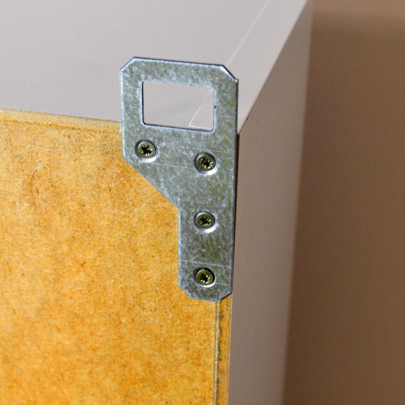 Witryna ścienna z zamkiem